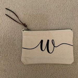 W Zipper pouch